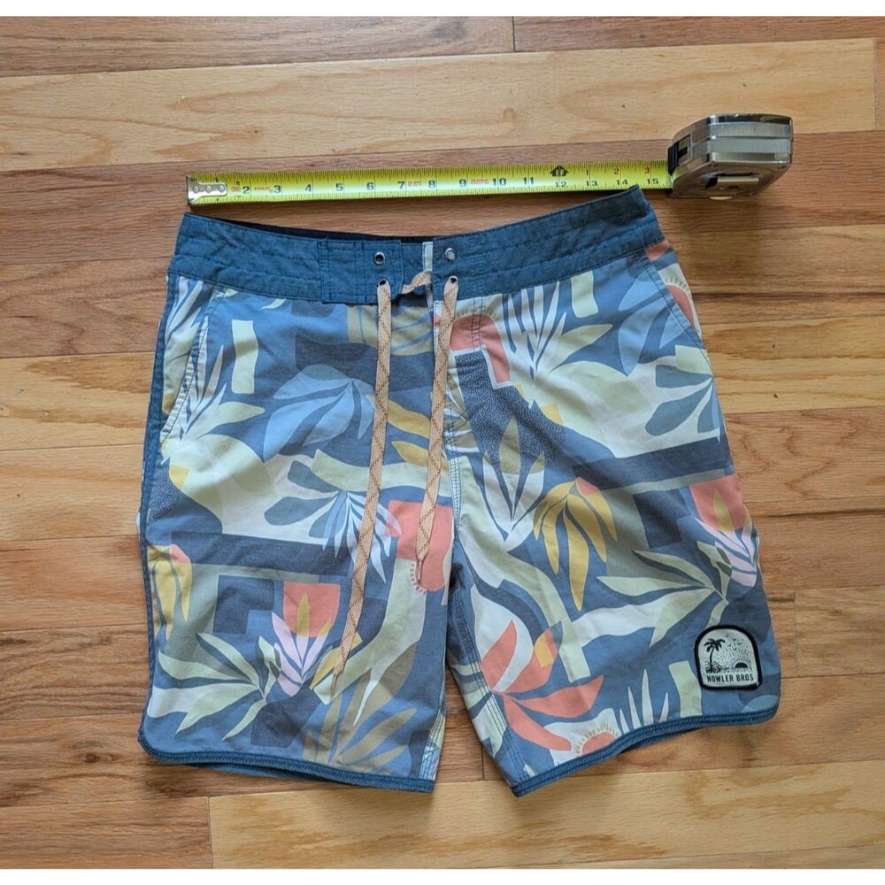 Howler Brothers Stretch Bruja Boardshorts Size 30 Geometric Floral Tropical